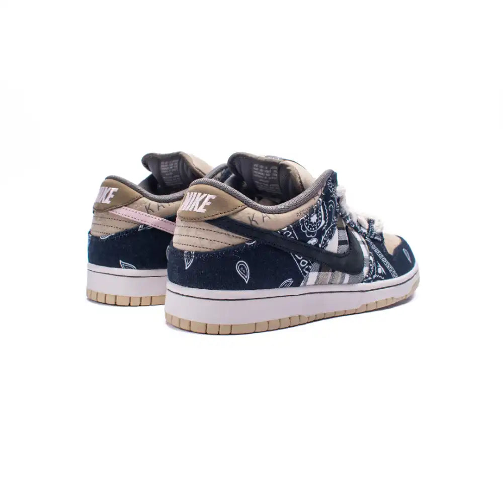 Tênis Dunk Low - Travis Scott