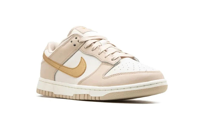 Tênis Dunk Low - Nude/Dourado "Metallic Gold"