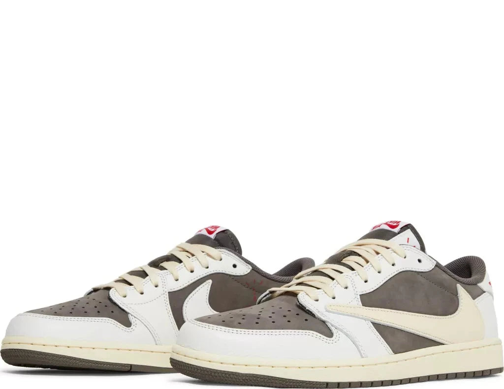 Tênis Air Jordan 1 Low Travis Scott - Marrom/Branco "Reverse Mocha"