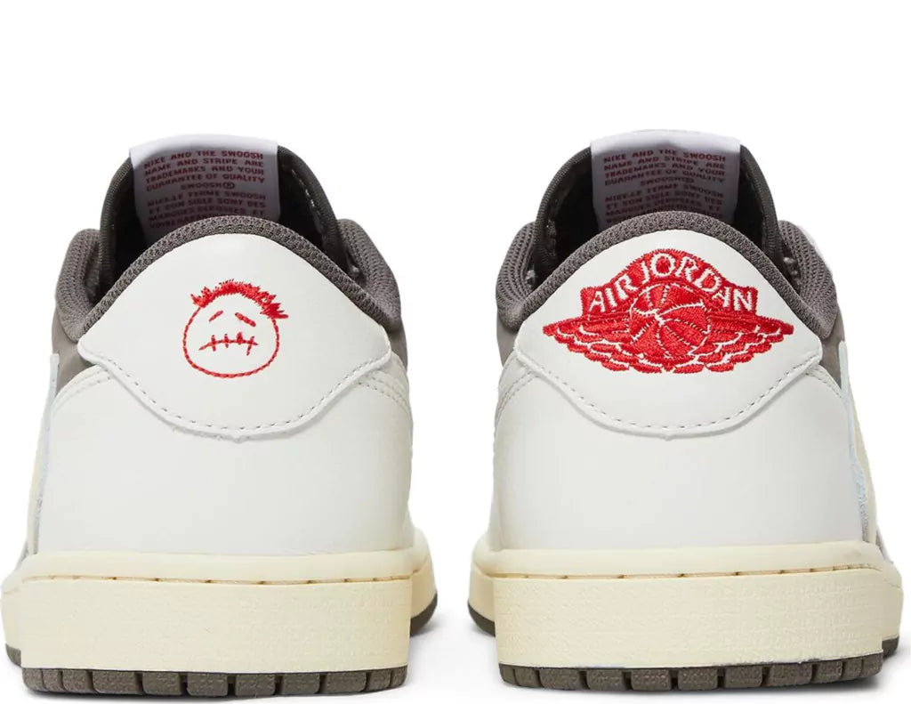 Tênis Air Jordan 1 Low Travis Scott - Marrom/Branco "Reverse Mocha"